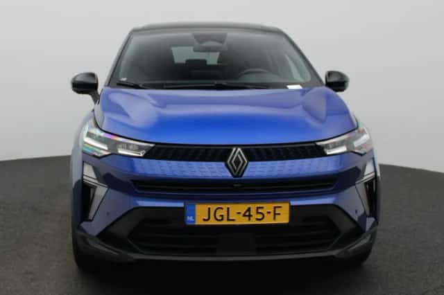 Renault Captur (2025) thumbnail 3