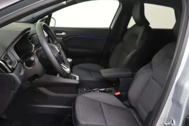 Renault Captur (2023) thumbnail 11