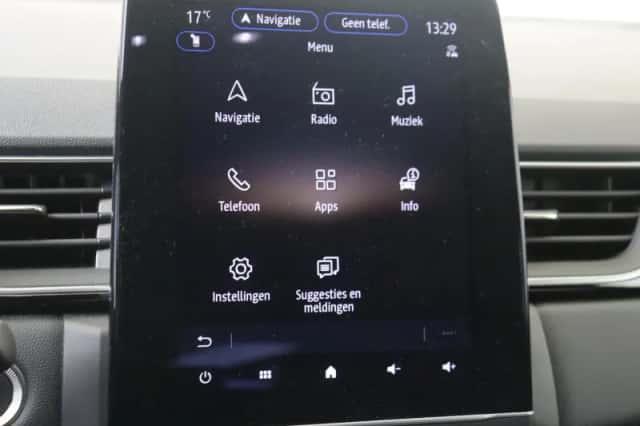 Renault Captur (2023) thumbnail 16