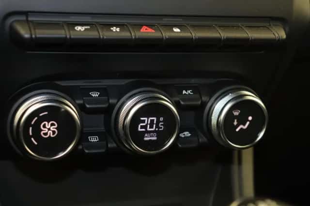 Renault Captur (2023) thumbnail 19