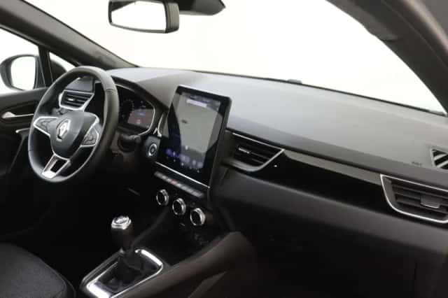 Renault Captur (2023) thumbnail 5