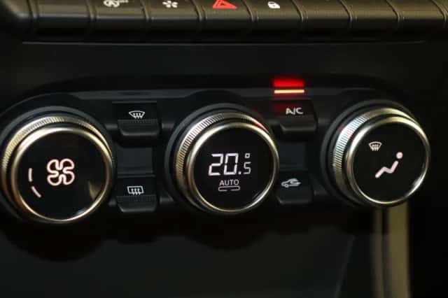 Renault Captur (2022) thumbnail 19