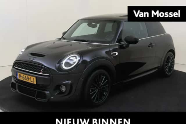 MINI Cooper S (2020) thumbnail 1