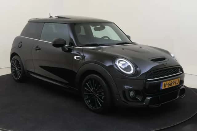 MINI Cooper S (2020) thumbnail 2