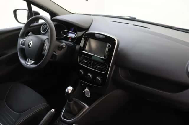Renault Clio (2016) thumbnail 5