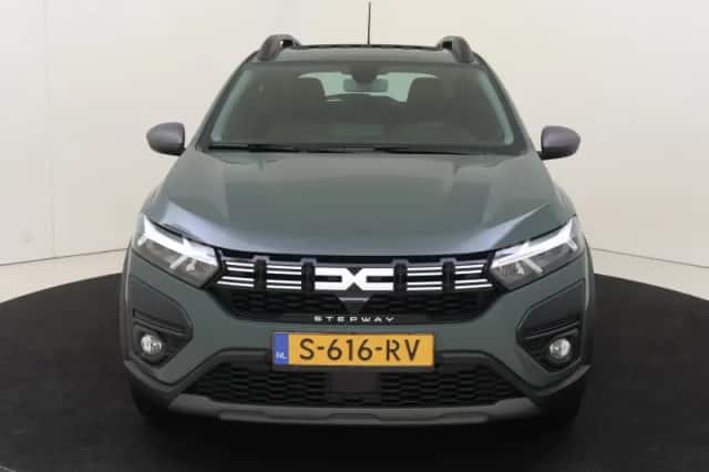 Dacia Sandero Stepway (2023) thumbnail 6