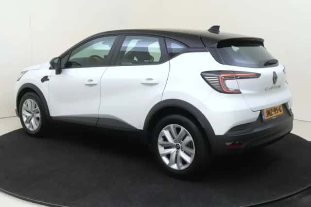 Renault Captur (2025) thumbnail 3
