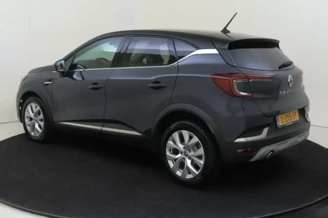 Renault Captur (2021) thumbnail 3