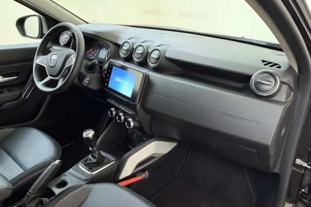Dacia Duster (2022) thumbnail 5