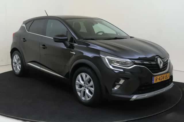 Renault Captur (2022) thumbnail 2