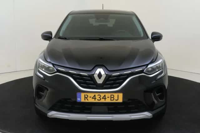 Renault Captur (2022) thumbnail 6