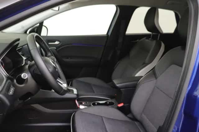 Renault Captur (2021) thumbnail 11
