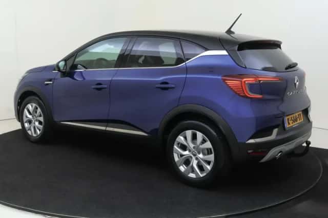 Renault Captur (2021) thumbnail 3