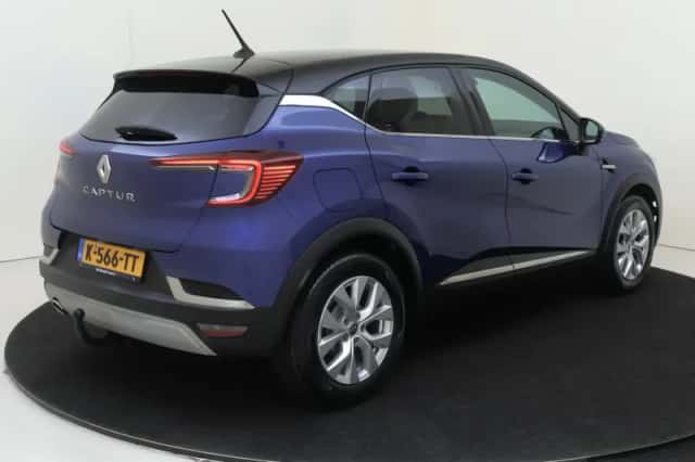Renault Captur (2021) thumbnail 4