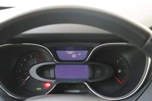 Renault Captur (2016) thumbnail 12