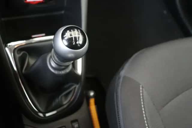 Renault Captur (2016) thumbnail 15