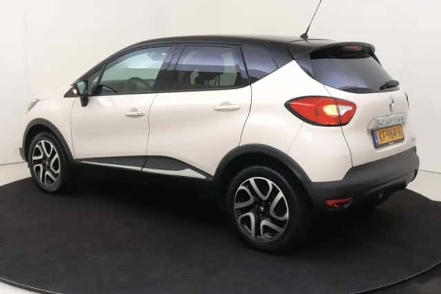 Renault Captur (2016) thumbnail 3