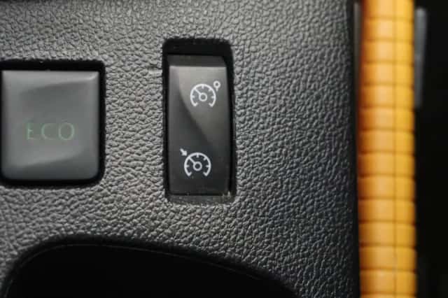 Renault Captur (2016) thumbnail 21