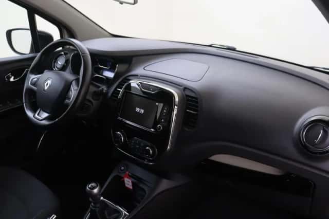 Renault Captur (2016) thumbnail 5