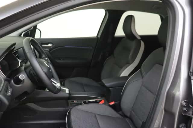 Renault Captur (2021) thumbnail 11