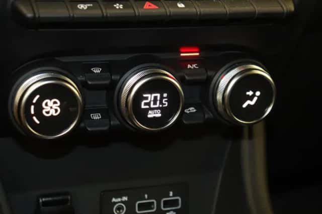 Renault Captur (2021) thumbnail 18