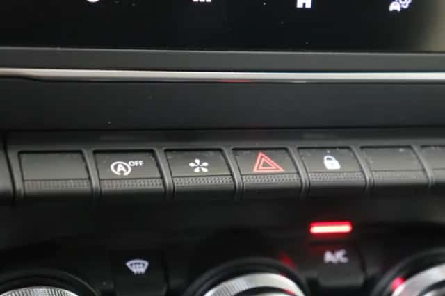 Renault Captur (2021) thumbnail 19