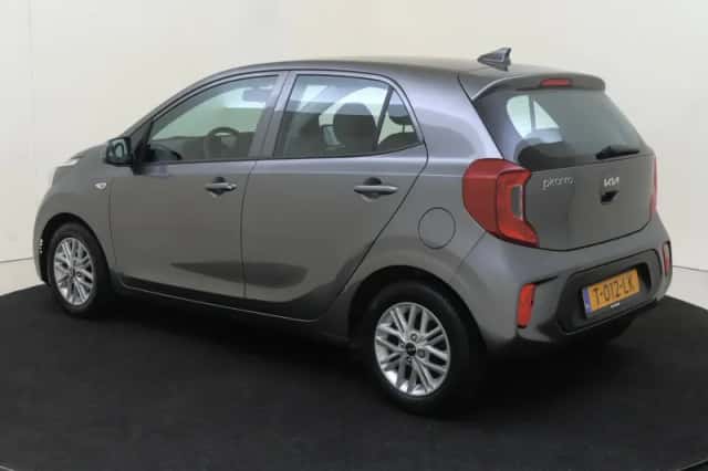 Kia Picanto (2023) thumbnail 3