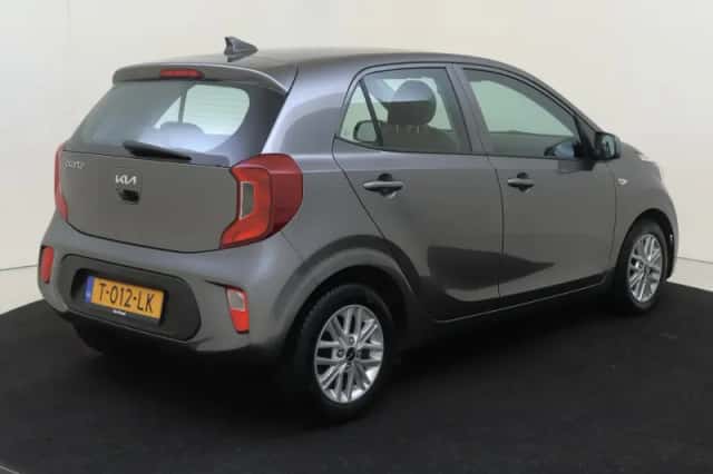 Kia Picanto (2023) thumbnail 4