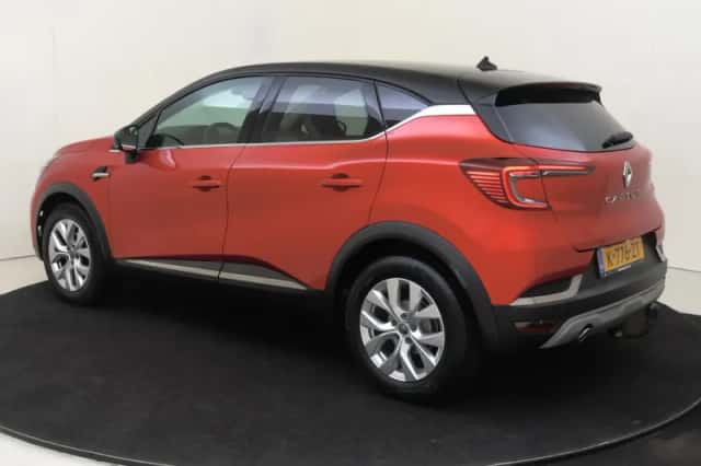 Renault Captur (2021) thumbnail 3
