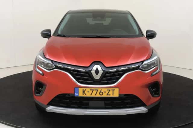Renault Captur (2021) thumbnail 6