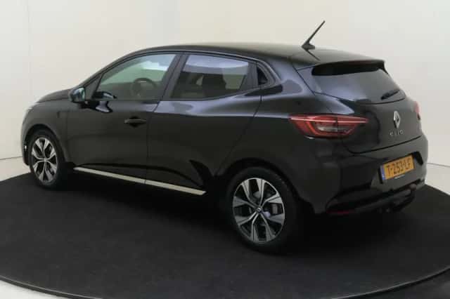 Renault Clio (2023) thumbnail 3