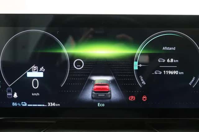Renault Mégane E-Tech (2023) thumbnail 8
