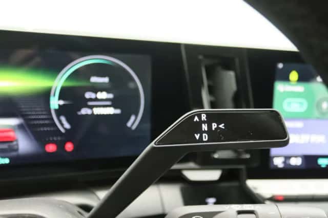 Renault Mégane E-Tech (2023) thumbnail 10