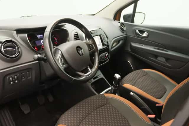 Renault Captur (2019) thumbnail 23