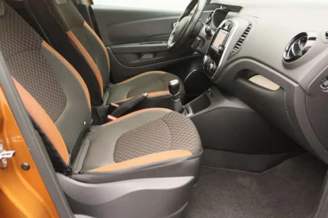 Renault Captur (2019) thumbnail 25