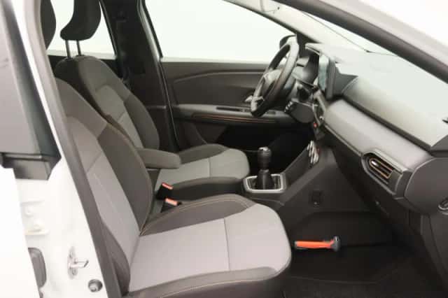 Dacia Sandero Stepway (2024) thumbnail 24