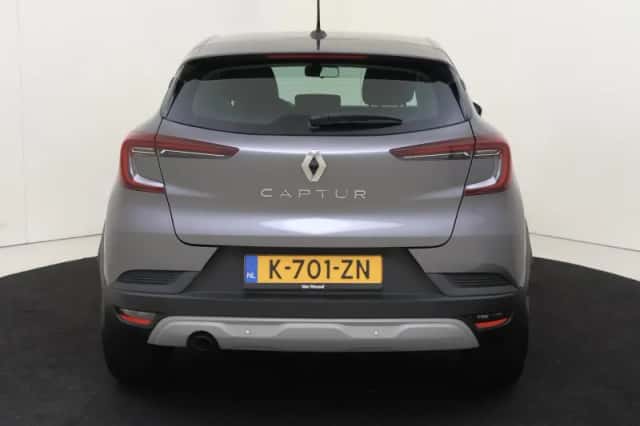 Renault Captur (2021) thumbnail 7