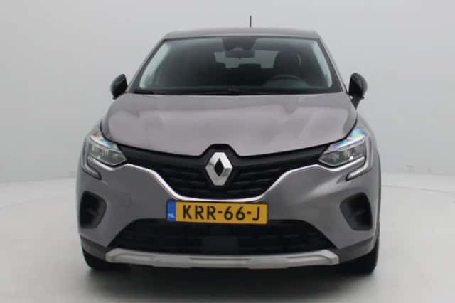 Renault Captur (2023) thumbnail 3