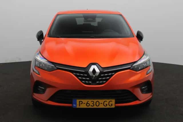 Renault Clio (2022) thumbnail 3
