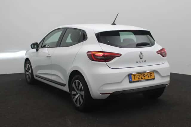 Renault Clio (2023) thumbnail 2