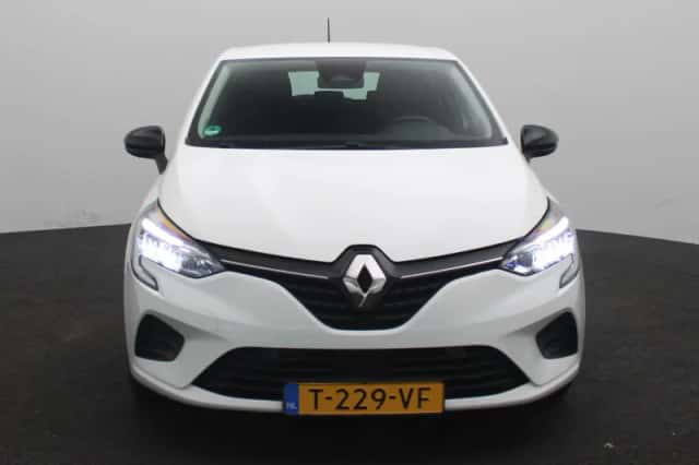 Renault Clio (2023) thumbnail 3