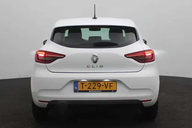 Renault Clio (2023) thumbnail 5
