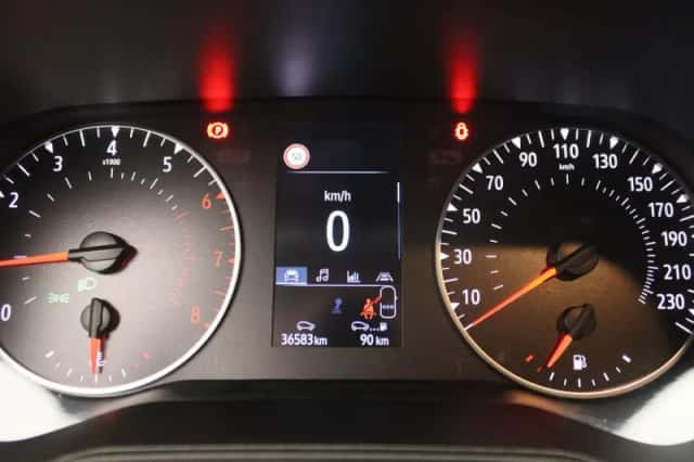 Renault Clio (2023) thumbnail 8