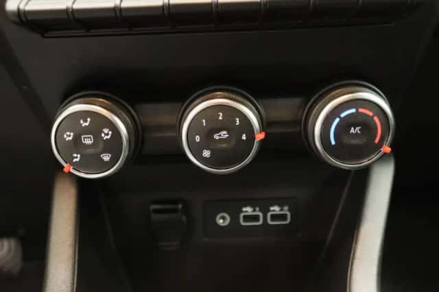 Renault Clio (2023) thumbnail 10