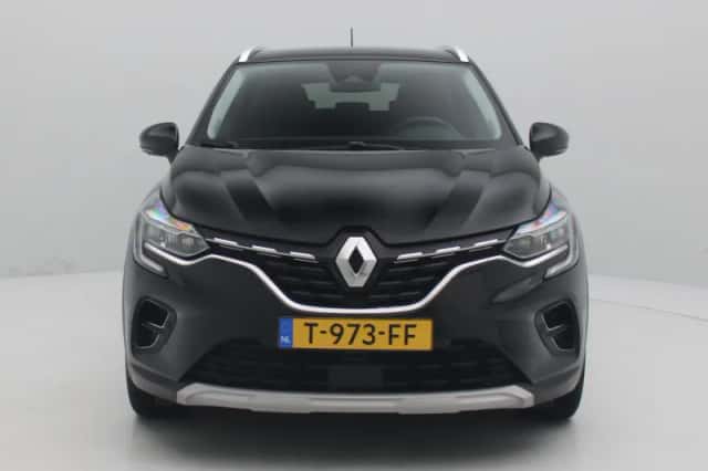 Renault Captur (2022) thumbnail 3