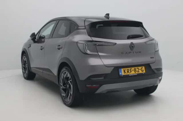 Renault Captur (2025) thumbnail 2