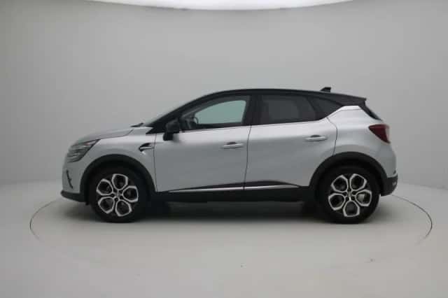 Renault Captur (2023) thumbnail 4
