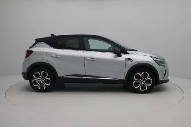 Renault Captur (2023) thumbnail 6