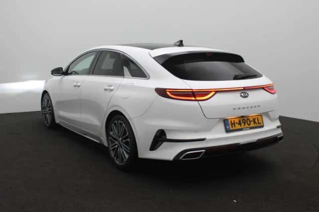 Kia Proceed (2020) thumbnail 2