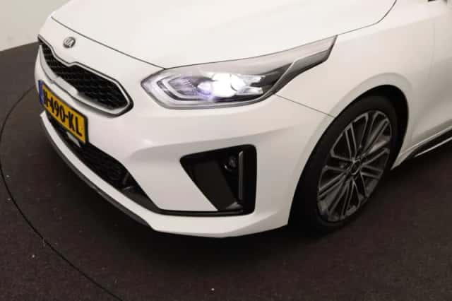Kia Proceed (2020) thumbnail 17